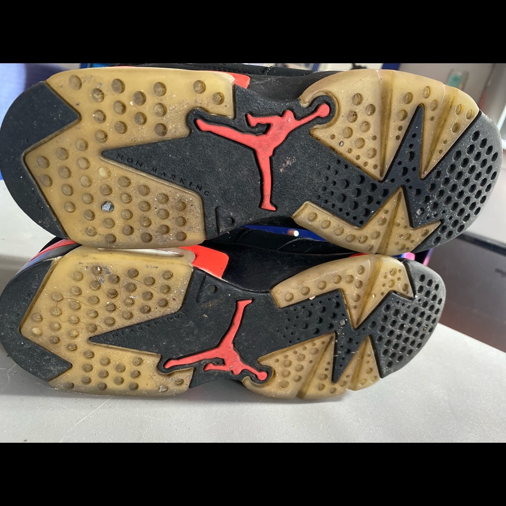 RETRO JORDAN 6 (BIG KIDS) - Picture 2 of 5